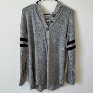 Maurice’s hooded long sleeve shirt